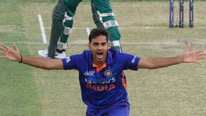 bhuvneshwar kumar breaks hardik pandya bowling record against pakistan in t20 cricket in asia cup 2022 bhuvneshwar kumar breaks hardik pandya bowling record against pakistan in t20 cricket in asia cup 2022