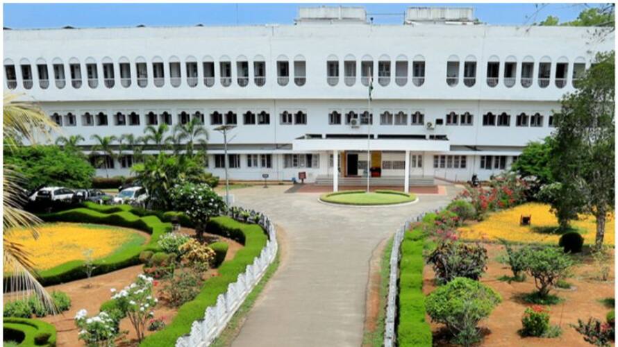 Library of the Theosophical Society to the University of Calicut sts Library of the Theosophical Society to the University of Calicut sts