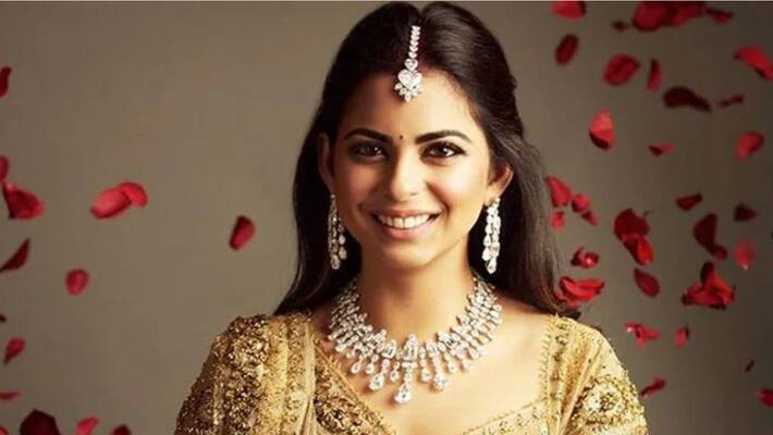 Mukesh Ambani Introduces Daughter Isha As Leader Of Reliance s Retail Business Mukesh Ambani Introduces Daughter Isha As Leader Of Reliance s Retail Business