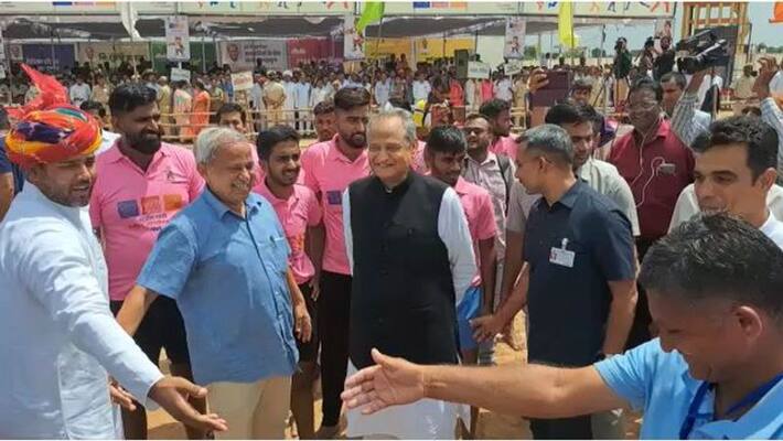 jodhpur news congress cm ashok gehlot play kabaddi at village Olympic held in Rajasthan state asc jodhpur news congress cm ashok gehlot play kabaddi at village Olympic held in Rajasthan state asc