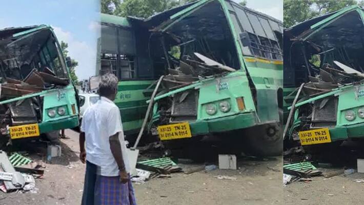 Two government buses collided head on.. 40 people injured Two government buses collided head on.. 40 people injured