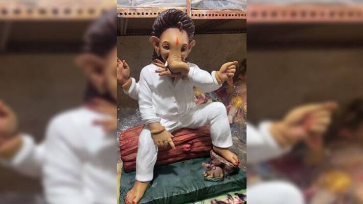 Ganesh Chaturthi 2022 Allu Arjun starrer Pushpa The Rise movie craze also shown on Ganpati idol BDD Ganesh Chaturthi 2022 Allu Arjun starrer Pushpa The Rise movie craze also shown on Ganpati idol BDD