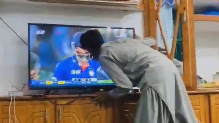 Watch Afghanistan fan kissing Hardik Pandya on TV screen to celebrtate Indian win Watch Afghanistan fan kissing Hardik Pandya on TV screen to celebrtate Indian win