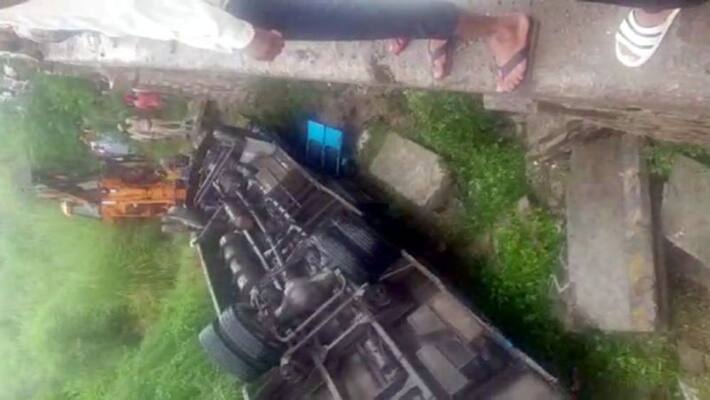 jaipur news road accident happen in city haryana roadways bus fell down from bridge many injured asc jaipur news road accident happen in city haryana roadways bus fell down from bridge many injured asc