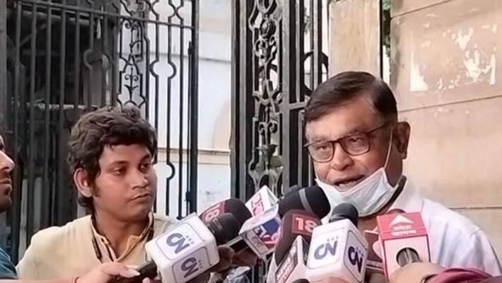 CBI does not find TMC MLA Manik Bhattacharjee though he is seen in assembly corridor CBI does not find TMC MLA Manik Bhattacharjee though he is seen in assembly corridor