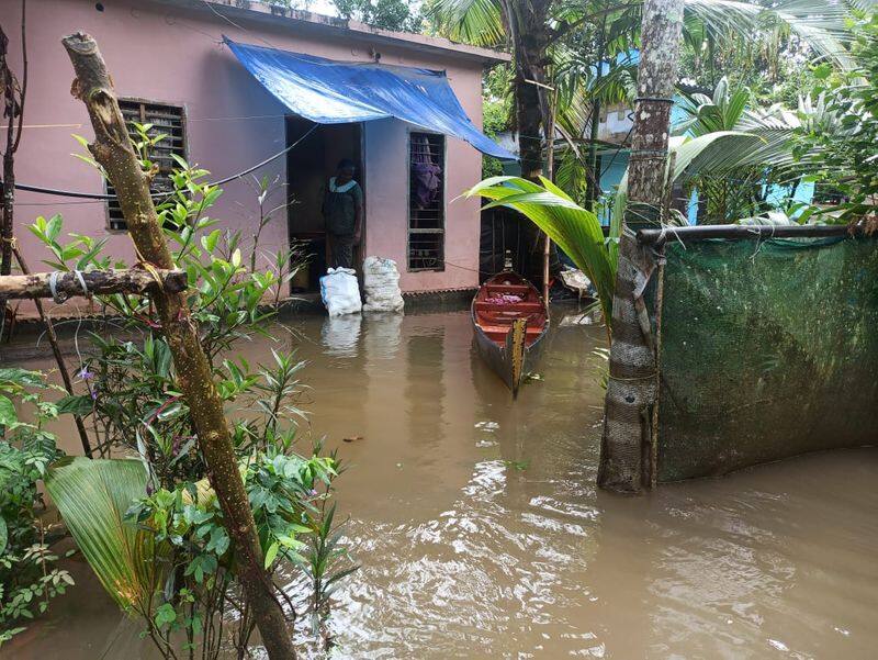 Upper Kuttanad flooded houses under water after heavy rain 