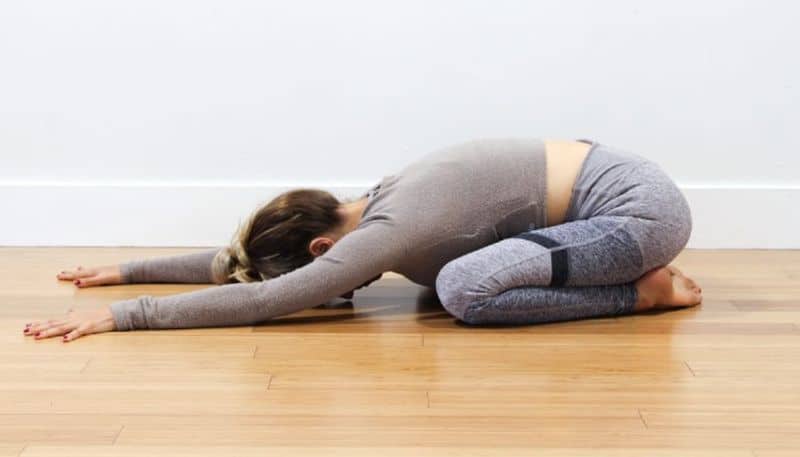 five yoga poses which helps to reduce back pain during pregnancy 