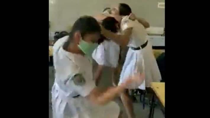kanpur girls cat fight in class room video goes viral apa kanpur girls cat fight in class room video goes viral apa