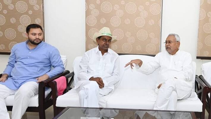 Telangana CM KCR Gives Financial Assistance Galwan martyred soldiers in Bihar Telangana CM KCR Gives Financial Assistance Galwan martyred soldiers in Bihar