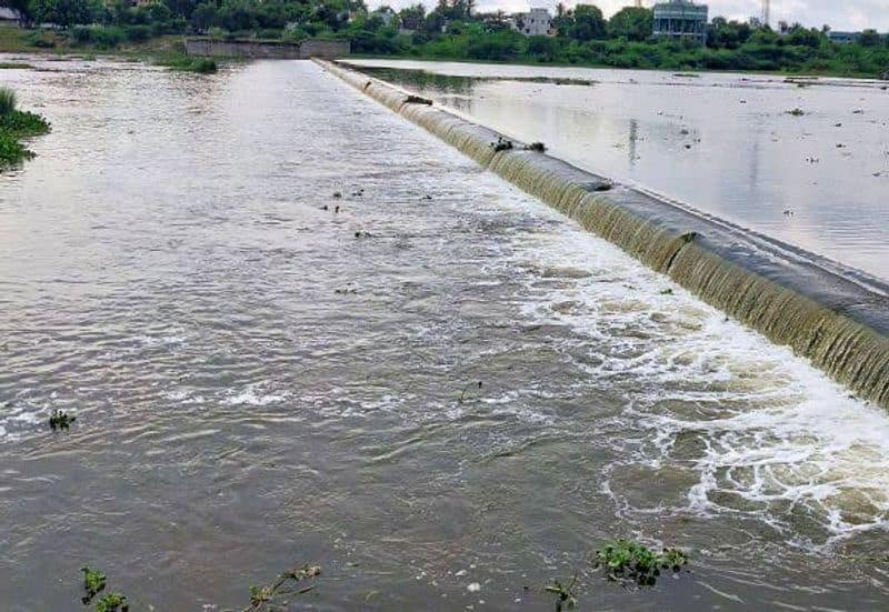 The Madurai District Collector has issued an alert due to flooding in the Vaigai River