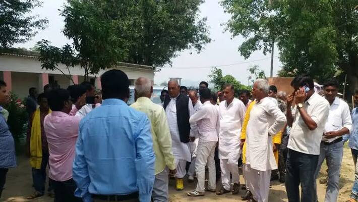 palamu news BJP MLA ramchandra chandravanshi visited mahadalit village where people are shooed away by dabangs asc palamu news BJP MLA ramchandra chandravanshi visited mahadalit village where people are shooed away by dabangs asc