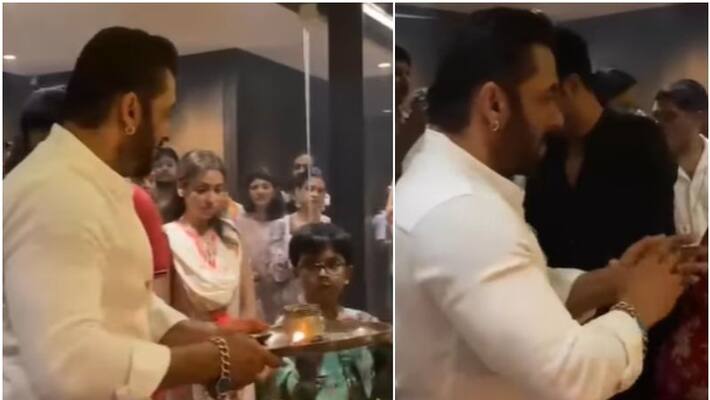 Salman Khan performs Ganesh aarti at his sister Arpita Khan house video viral sgk Salman Khan performs Ganesh aarti at his sister Arpita Khan house video viral sgk