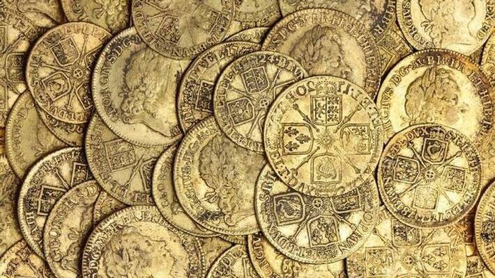 Uk Couple Find Gold Coins At her home Worth rs.2.3 crores Uk Couple Find Gold Coins At her home Worth rs.2.3 crores