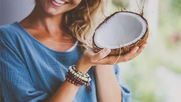 World Coconut Day 2022 know 4 benefits of eating coconut on an empty stomach NTP World Coconut Day 2022 know 4 benefits of eating coconut on an empty stomach NTP