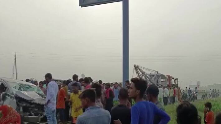 Gujarat news 6 people died on the spot in road accident car mowed down people aravalli pwt Gujarat news 6 people died on the spot in road accident car mowed down people aravalli pwt