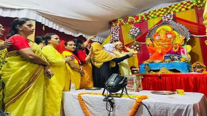 After Aligarh Muslim families worshiped Bappa Prayagraj along with Hindus doing such work pandal After Aligarh Muslim families worshiped Bappa Prayagraj along with Hindus doing such work pandal