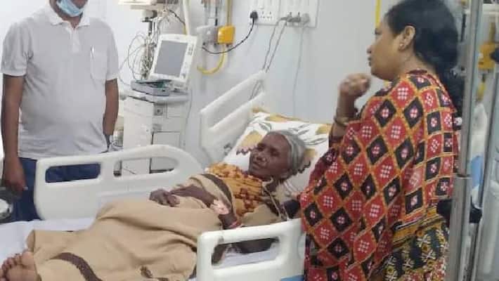 Forced to dance with 71-year-old Padma Shri awardee in hospital.. Incident at the time of discharge Forced to dance with 71-year-old Padma Shri awardee in hospital.. Incident at the time of discharge