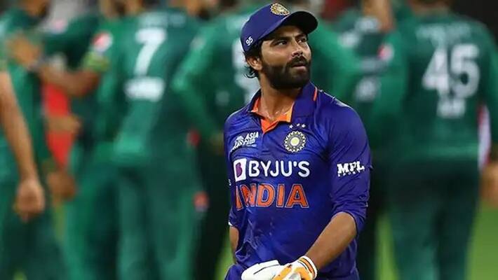 Team India star all rounder Ravindra Jadeja may miss T20 World Cup 2022 due to knee injury spb Team India star all rounder Ravindra Jadeja may miss T20 World Cup 2022 due to knee injury spb