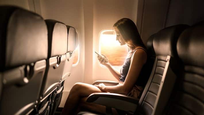 pilot warned passengers that he may take flight back after discovering nude photos sharing in flight pilot warned passengers that he may take flight back after discovering nude photos sharing in flight