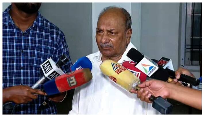 A K Antony says wait for congress president A K Antony says wait for congress president
