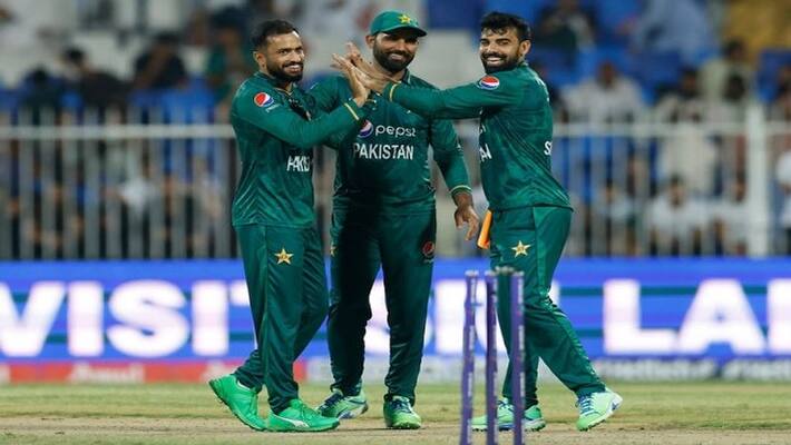 Pakistan enter Super 4s with record win over Hong Kong meet India on Sunday vva Pakistan enter Super 4s with record win over Hong Kong meet India on Sunday vva