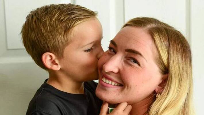 8 year old boy saved his mother life after she collapese NTP 8 year old boy saved his mother life after she collapese NTP