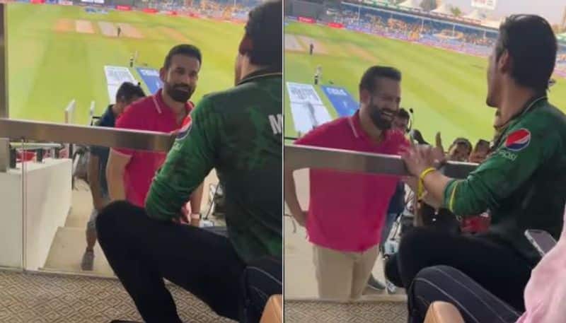 Asia Cup 2022 India vs pakistan Irfan Pathan gives stunning answer to pakistan fan Momin Saqib video goes viral spb