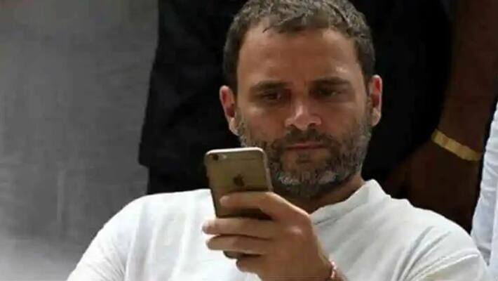 Rahul Gandhi viral photo of Ahmedabad flight before Bharat Jodo Yatra, DVG Rahul Gandhi viral photo of Ahmedabad flight before Bharat Jodo Yatra, DVG