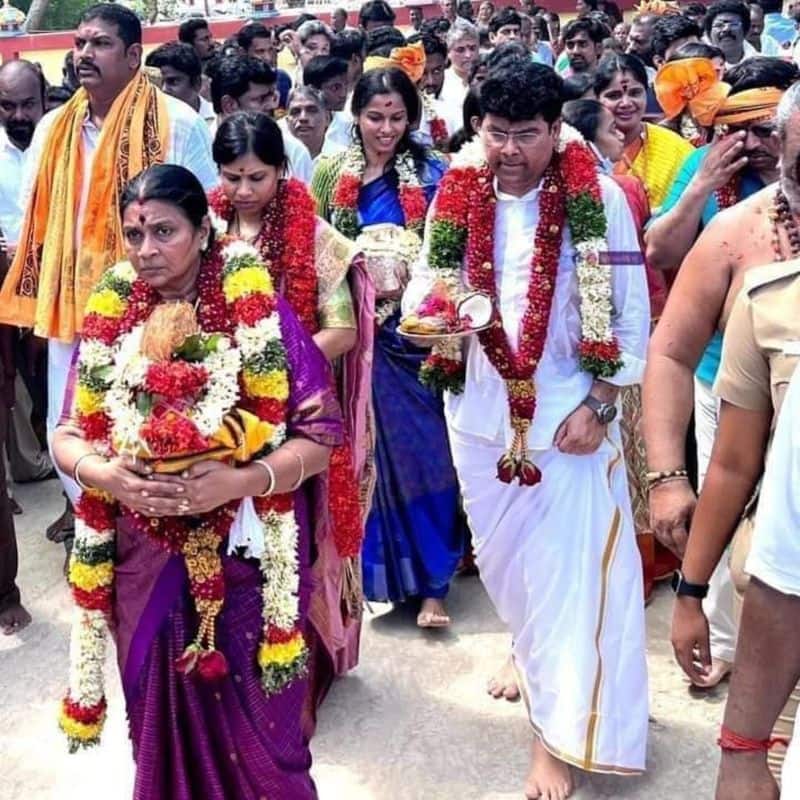 Durga Stalin and sabareesan participate in Mayiladuthurai Sri Angalaparameshwari temple festival