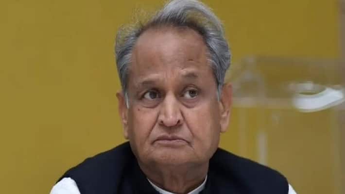 Ashok Gehlot open challenge by BJP MP Kirori Lal Meena Protesting with unemployed youth kpr Ashok Gehlot open challenge by BJP MP Kirori Lal Meena Protesting with unemployed youth kpr