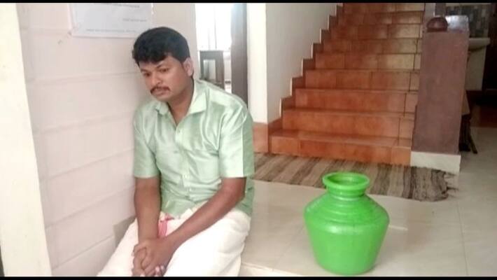 kollam councillor bath in front of water authority office punalur kollam councillor bath in front of water authority office punalur
