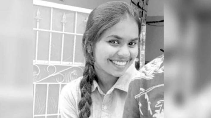 Woman died due to electric shock during scooter accident in bengaluru Woman died due to electric shock during scooter accident in bengaluru