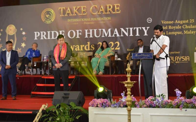 actor sowndharrajan got Pride of Humanity award 