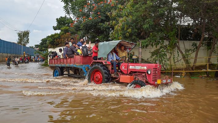 Heavy rain increased trouble in Maharashtra, Chhattisgarh and Bihar, flooded roads, heavy rain alert in many districts Heavy rain increased trouble in Maharashtra, Chhattisgarh and Bihar, flooded roads, heavy rain alert in many districts