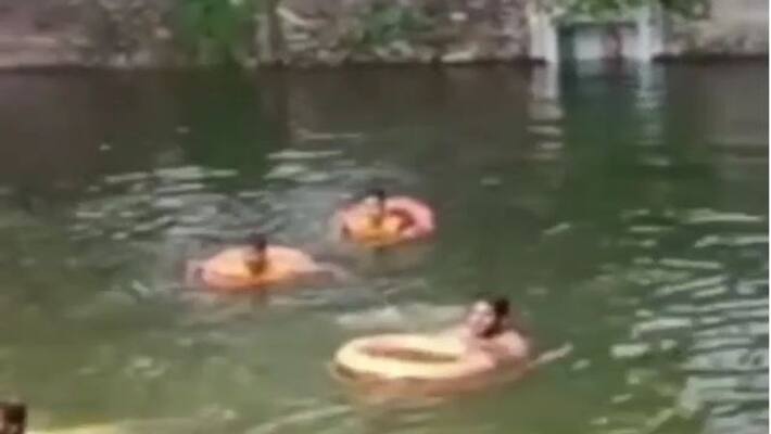 udaipur news accident happen at pond wall collapse two women died in sinking many injured at spot asc udaipur news accident happen at pond wall collapse two women died in sinking many injured at spot asc