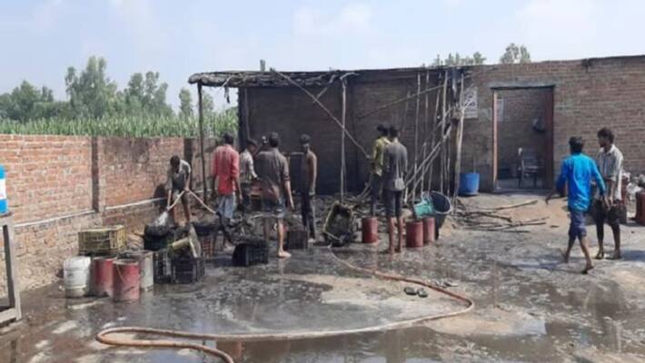 Fire broke out in the warehouse of the firecracker factory in Bijnor Fire broke out in the warehouse of the firecracker factory in Bijnor