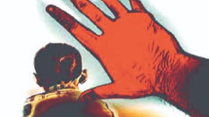 villagers attack on mee seva center in siddipet district villagers attack on mee seva center in siddipet district
