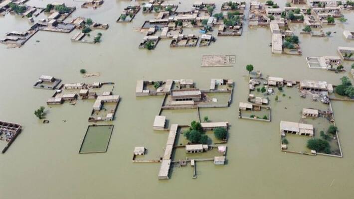 Textile industries threatened by devastating floods in Pakistan kpa Textile industries threatened by devastating floods in Pakistan kpa