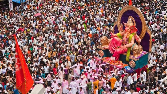 Ganesh Visarjan 2022: Mumbai's traffic movement to be restricted on September 9; know entire list of affected roads - adt Ganesh Visarjan 2022: Mumbai's traffic movement to be restricted on September 9; know entire list of affected roads - adt