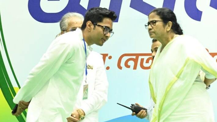 Abhishek Banerjee praises Mamata, targets opposition at Netaji's TMC meeting in Indore BSM Abhishek Banerjee praises Mamata, targets opposition at Netaji's TMC meeting in Indore BSM