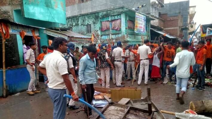 Siwan news stone pelting during mahaviri shobha yatra section 144 imposed asc Siwan news stone pelting during mahaviri shobha yatra section 144 imposed asc