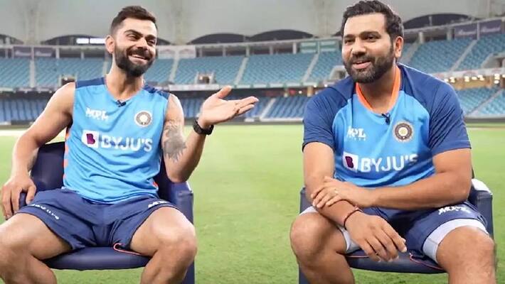 Asia Cup 2022 Virat Kohli pulls Rohit Sharma leg during interview san Asia Cup 2022 Virat Kohli pulls Rohit Sharma leg during interview san