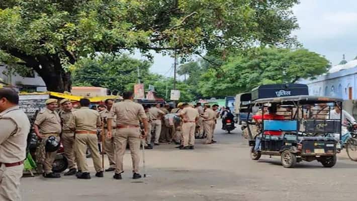 Pilibhit After namaz women announced commit self immolation police force deployed large numbers outside mosques Pilibhit After namaz women announced commit self immolation police force deployed large numbers outside mosques