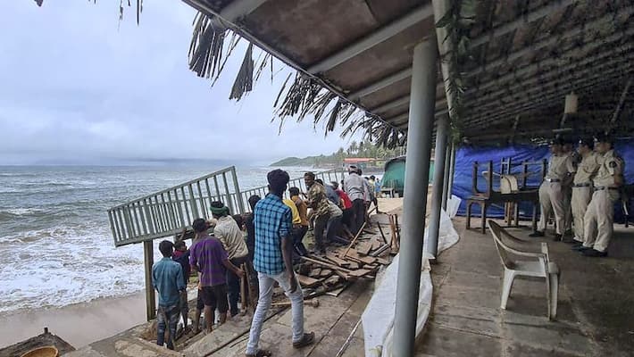 Sonali Phogat death case: Supreme Court stays demolition of Curly restaurant in Goa Sonali Phogat death case: Supreme Court stays demolition of Curly restaurant in Goa