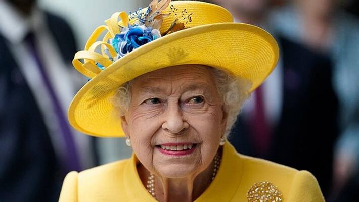 Queen Elizabeth battled painful cancer in the final year of her life claims upcoming book Queen Elizabeth battled painful cancer in the final year of her life claims upcoming book
