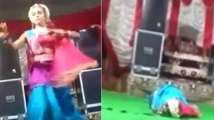 Dancer died of heart attack while dancing on stage. Dancer died of heart attack while dancing on stage.