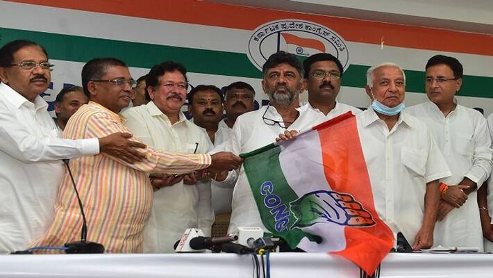Hosapete Former MLA HR Gaviyappa Join Congress grg Hosapete Former MLA HR Gaviyappa Join Congress grg