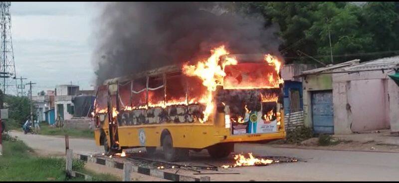 Arakkonam School Bus Fire accident - Viral videos