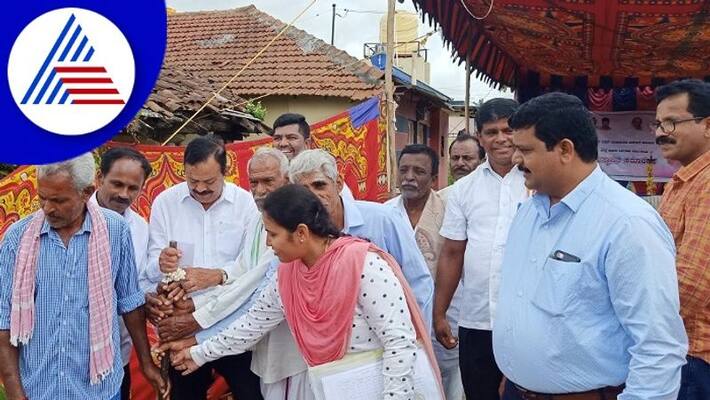 It is not a gimmick politician who betrays trust says MLA AT Ramaswamy hassan rav It is not a gimmick politician who betrays trust says MLA AT Ramaswamy hassan rav