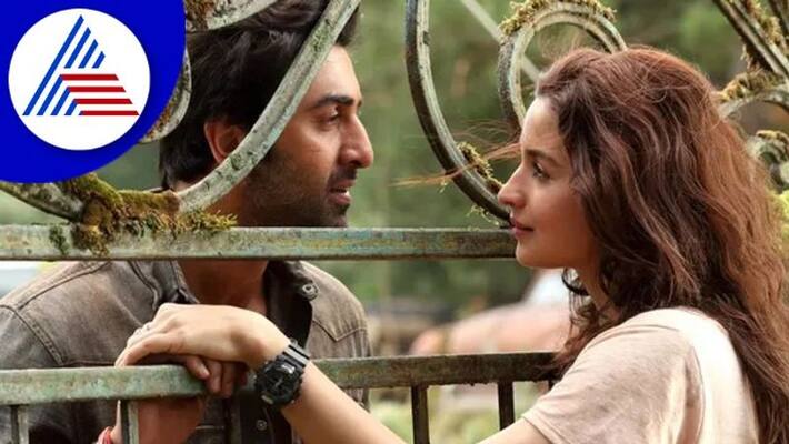 Brahmastra box office collection Day 1 Ranbir Kapoor-Alia Bhatt film breaks Bollywoods curse sgk Brahmastra box office collection Day 1 Ranbir Kapoor-Alia Bhatt film breaks Bollywoods curse sgk